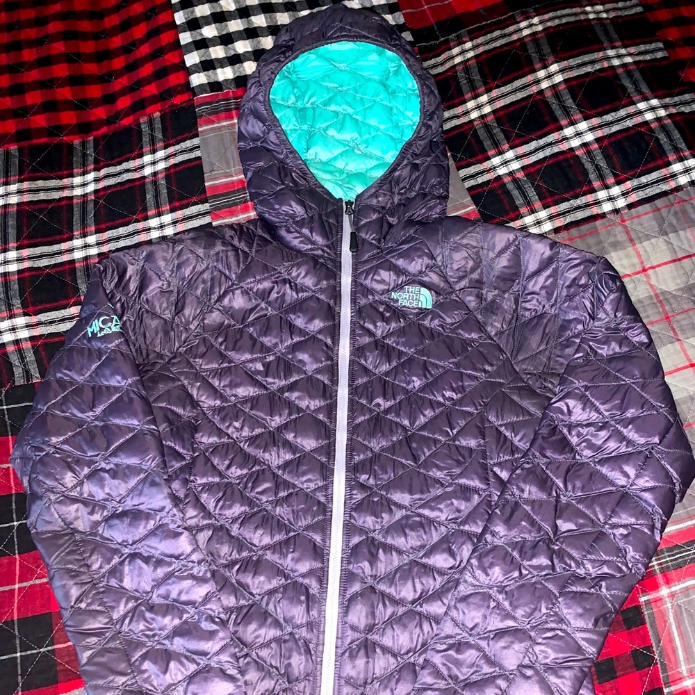 Women’s Northface puffy size Small